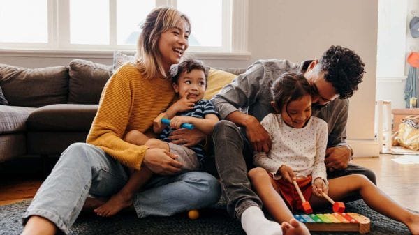No tener hijos no está relacionado con una menor felicidad, pero tener más de los que querías, sí.